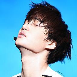 180812'Hello ! Everybody : I'm KAI EXO-K  เสี่ย มึนง่วง เท่จ๊าดด #chufambot ทักได้ ฟอลได้น่ะครับ .
I'm bot not real .