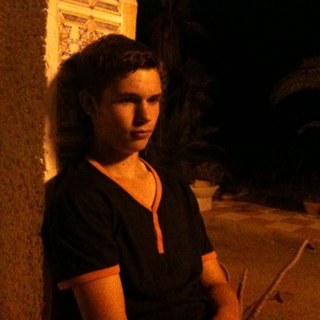 maxi210497's profile picture. 