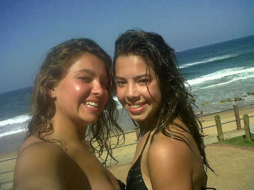 Love hockey and dansing|| like watching rugby|| and is a crazy weird funny fun person!!!haha