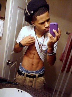 J_Johnson_8's profile picture. I knw im sexy lol so remind jk but Don't be afraid to hmu Im all ears!