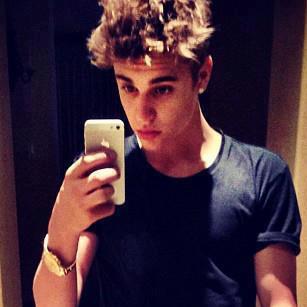 JasonWinner4's profile picture. #BoyBelieber #GuyDirectioner n also a #Swiftie.................If you want me to follow you, follow me first...............LOL 3 3