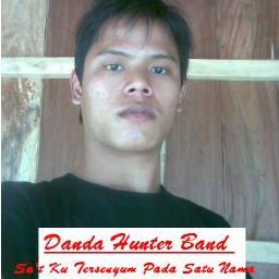 ingin Jd Vocalis/Musisi Yg Suxsez..... Brsma Hunter Band N Ngluarin Album ; Sa't Ku Tersenyum Pada Satu Nama