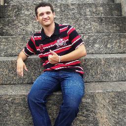 Quando nasci minha mãe não me deu o peito... me deu as costas!! =D
