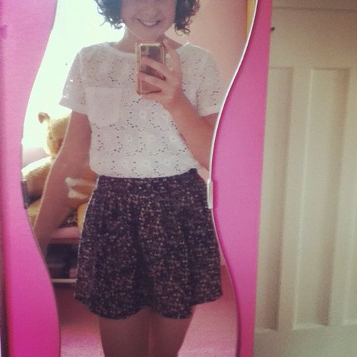 Follow me;) I follow back!;D3 Follow my fashion blog? I also follow back and promo you;)http://t.co/TMFTmrNhwG