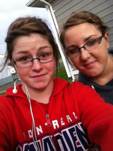 Newfiee  , 1D fann. Loves hanging out with friends,