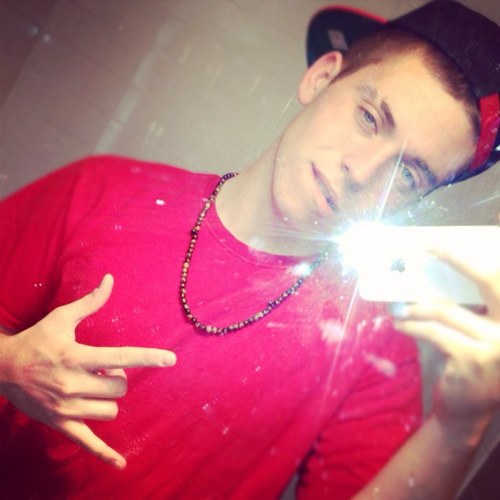 QUEswagg's profile picture. i go to LHS &'d i play basketball for LHS & i like to chill with my friends and fwm