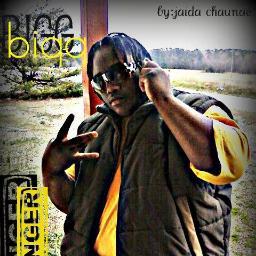 dis be that nigga dat you all should know so follow and ima follow back asap......