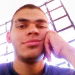 •	Há uma espécie de conforto na auto-condenação. Quando nos condenamos, pensamos que ninguém mais tem o direito de o fazer. Oscar Wilde