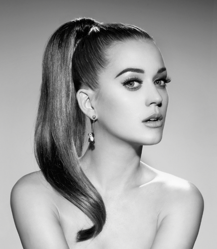 Official Italian Fake of Katy Perry /My best friends @SelUfficiale and @CyriusFake/ my friend @taylorswift /cucciola @Loutomma