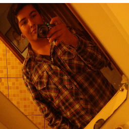 skate admirado por muitos , respeitados por poucos , praticados por loucos ;D