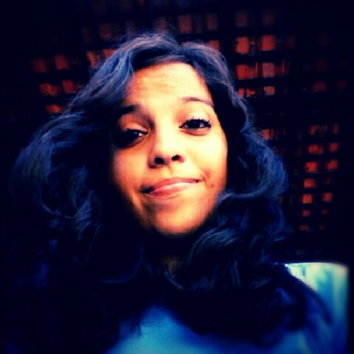 Sou simplesmente perfeita do meu jeito sincero e imperfeito de ser,complicada e perfeitinha 160 caracteres jamais me descreverão por completo =)
