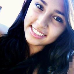 Já importei-me demais com o que iriam achar, agora que se dane a opinião alheia. Se estou sorrindo, se estou feliz, o resto é que se foda..