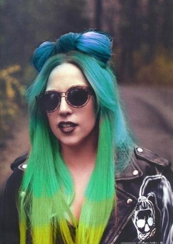 LadyGagaColorid's profile picture. dei uma de restart fiquei toda colorada diz Lady gaga....