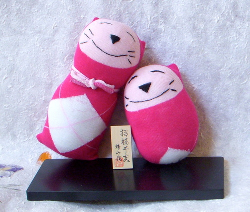 Love to spread luck and love through my handmade pals! I love to give my each pal a unique personality, hopefully, you will love them! Follow me to find more!