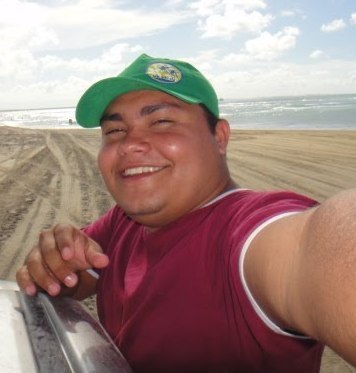 Me encantan los deportes y concoer gente nueva. Sigueme!!!
