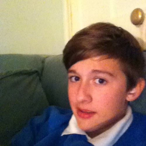 hey i follow back cause I'm dench :)