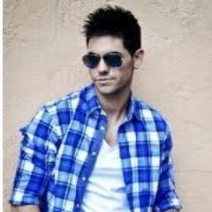 este es un club de fans del gran erik:D
si tu tanbien lo eres sigueme:D
eres el mejor
mi sueño? que erik me sigaa*.*