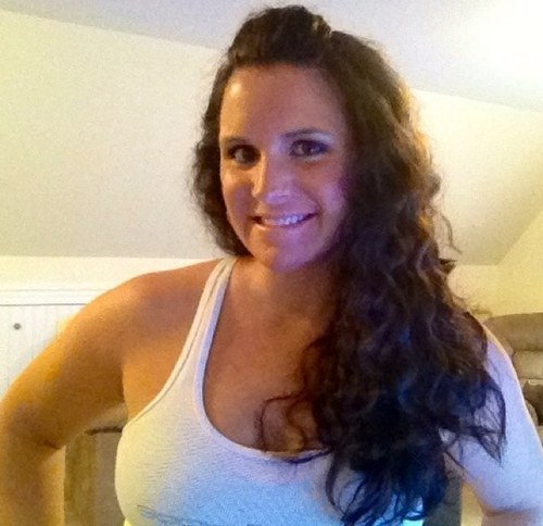 Health and fitness go-getter from New Hampshire, Police wife, mom and self-proclaimed gourmet chef. ;)