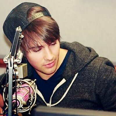 Profile Picture of Rack City Betch (@James_Tweetles) on Twitter