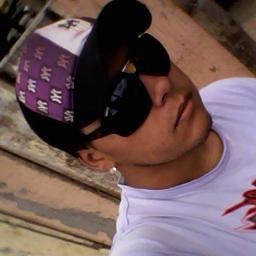 A maior covardia de um homem é despertar o amor de uma mulher sem ter a intenção de amá-la. 

(Bob Marley)