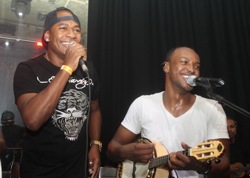 Frases de pagode ,fala de artista toda resenha que tenha a ver com futebol e Pagode 
lema :Ousadia & Alegria