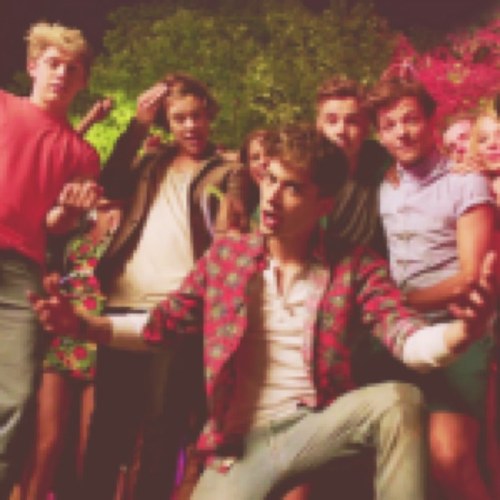 Just in love with 5 crazy and amazing guys. one direction is my everything∞ {directioner∞} 'if you follow'll follow you back' loveee1D∞ xx.