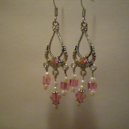 Welcome to BraceletsNBangles! I have a passion for creating unique #handcrafted #beaded #bracelets and #earrings.