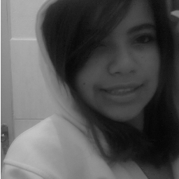 FlviaMielke's profile picture. Quando você ama, tenta demonstrar de alguma forma. Do jeito errado, do jeito certo, sem jeito, do seu jeito, mas tenta.