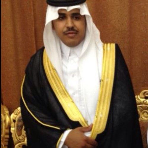 إن رأيتوني على معصية أو على غير حق ! فأنصحوني وأرشدوني ♡* لاتخشوا مضآيقتي ، أضيق يوماً في الدنيا ، ولا أضيق دهراً من نار الاخره