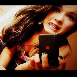 Pra Que Descrever Akii Meus Defeitos & Qualidade Se me Julgam Como Bem Entender..Não Gosta No MOdo Em Qual Conduzo Minha VIDA Faça Melh0or,,, CUIDE DA SUA. s2