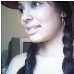 Menina linda q está sempre de bem com a vida sempre rindo, ta sempre ali quando preciso sem palavras pra ela e nóis Te amo sua linda haha / @Thaisinha_tlg aq :3