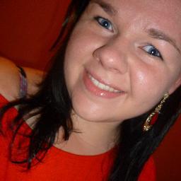 Bebendo, cantando e chorando.