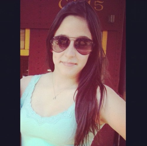 Sou uma mistura de amor e ódio. De certezas e incertezas. De bem e mal. Cuidado ao se aproximar.