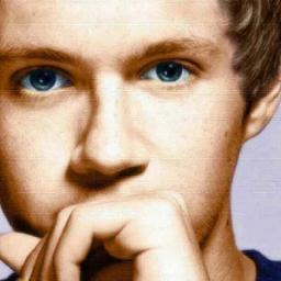 Me llama Paula y vivo en Vigo/Galicia soy #DIRECTIONER desde que One Direction existe y el mejor el Niall.Follow