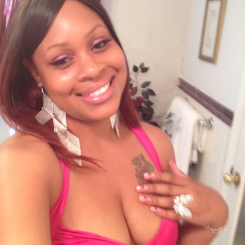 I am Gina Jones. Grown woman, Model, &Mother. I'm about Me &mines, and getting $$$. My son= FIRST. If you not real.. DONT FOLLOW ME!!