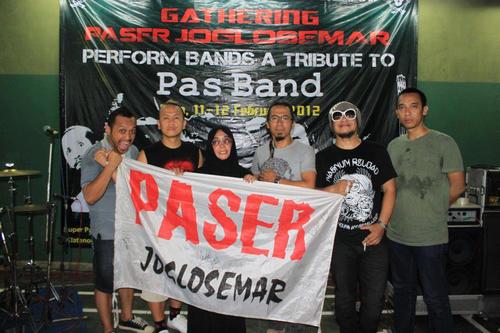Wir Liebe @PASbandOfficial ♥♥
Big Family of Paser Central Java.. \m/