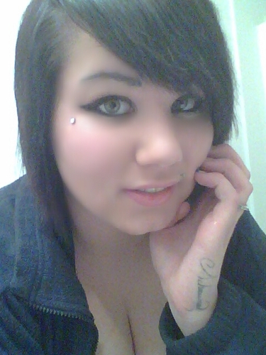 names Shawna Collins.. my husband is Lewis Collins. im 20 years old and im a mom at heart forever and always.