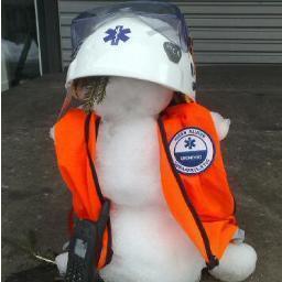 Storm chasing paramedic, volunteer fire fighter, caver. And little bit of an aviation geek ✈️🐾⚡🚒🚑⚽