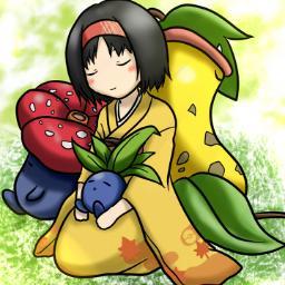 Soy Erika, líder del Gimnasio Azulona. Me dedico a elaborar perfume y medicina con mis Pokémon Planta. Se me conoce como La princesa amante de la Naturaleza