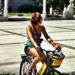 Creando blogs en http://t.co/gnbrFElVf7 y montando en bicis de dos ruedas desde que tenía cinco años