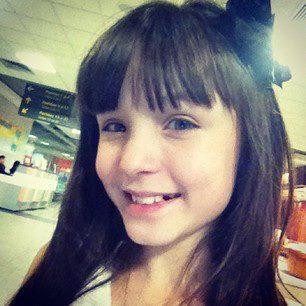 Sou atriz mirim na novela #carrossel do @sbt. Fui hackeada com @larimanoela , e criei este twitter.Quando eu conseguir recuperar a @larimanoela eu volto a ela.