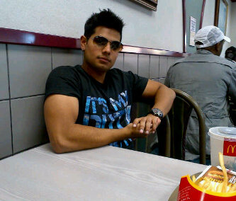 BCom Marketing Management graduate, gym rat, love partying, traveling and meeting people.