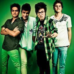 4 Anjos que caíram do ceú e vieram parar no meu coração, Meu amor por vocês não tem limites (@rockrestart) . Presidente: @Aline_Peixotto ll Vice: @_negahdoKeGL