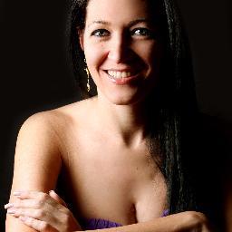 Apresentadora da TVE São Carlos/ TV Brasil, alma de artista, aquariana; mulher de gênio forte e sensibilidade à flor da pele!