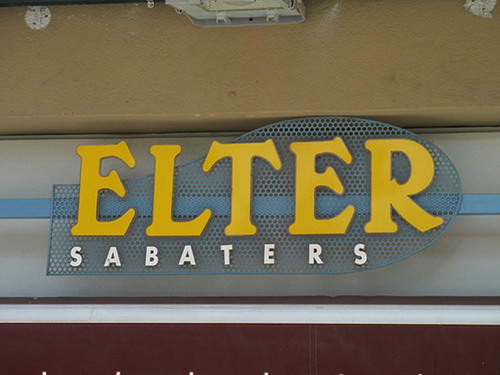 Som sabaters des del 1961 i les nostres sabateries estàn ubicades totes a Barcelona