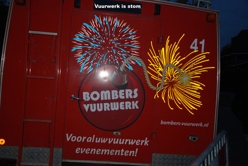 Bombers vuurwerk 
Voor al uw vuurwerk evenementen
                                      033-2587374 of 06-12513336