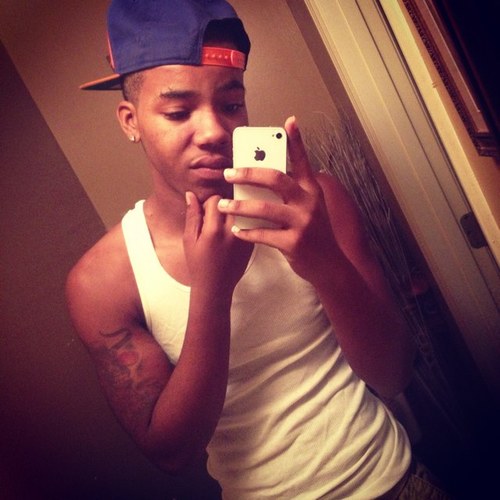 iLester01's profile picture. -0-NashvilleState-CriminalJustice-DreBeats-December1stFuckwitmeh-Hispanic-Black&White-Trust Issues- New friends? Always fun.