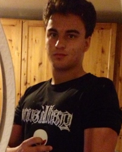 Bills_w's profile picture. Alors ! Je suis de début 1996, je pratique plusieurs sports de combat. Je suis médaillé et complètement FOU ! :D