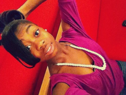 Name's Tierra ❤ ; Decisions Undecided , Heart Uncontrolled , Feelings Abundant , And The Button Isnt Blue :/ .... *Presses  The Follow Button '