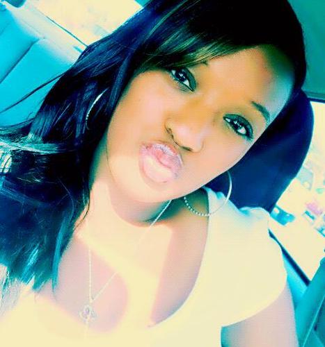 Hey I'm a nice, fun loving student n everything eles about me is on a need to know basis ... Muah !